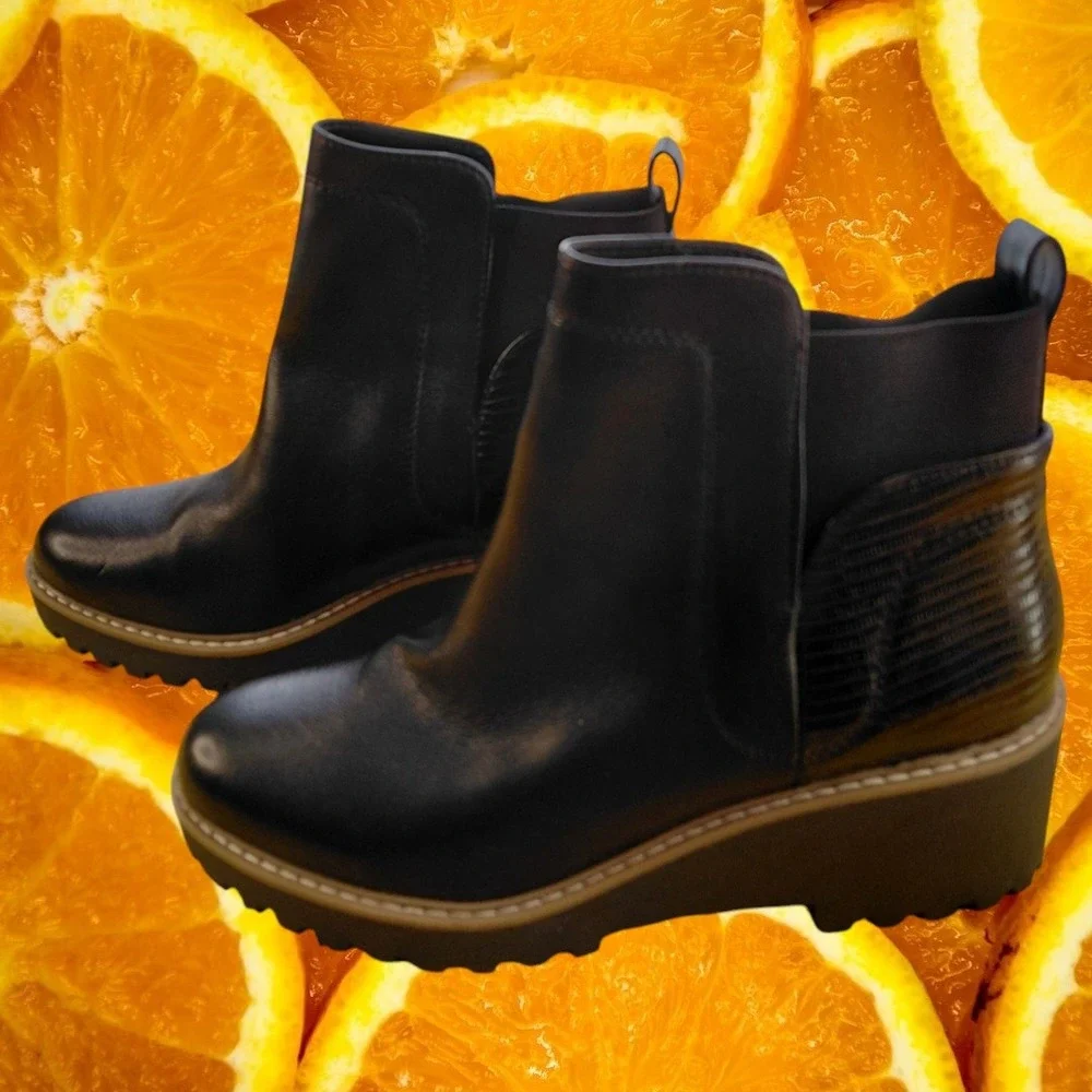 DV Dolce Vita Rango Black Lug Sole Platform‎ Chelsea Ankle Boots Womens 9